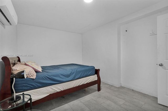 760 E 55th St, Hialeah, FL 33013