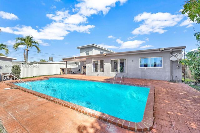 760 E 55th St, Hialeah, FL 33013