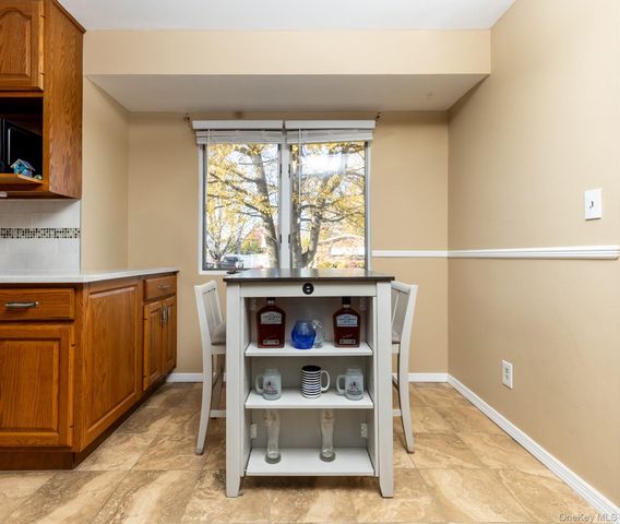 16 E Hill Drive, Smithtown, NY 11787