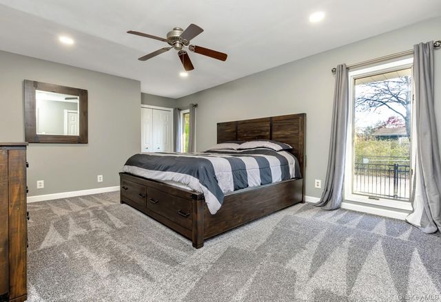 16 E Hill Drive, Smithtown, NY 11787