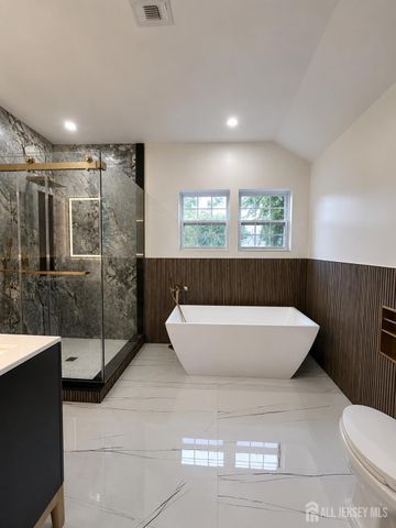 10 Charles Street, Edison, NJ 08820