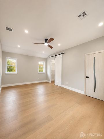 10 Charles Street, Edison, NJ 08820