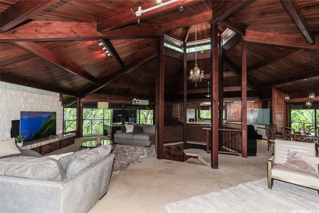 95-214 Waikalani Drive, Mililani, HI 96789