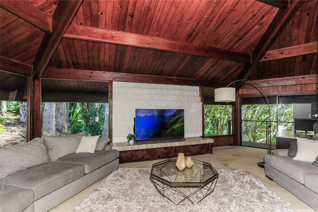 95-214 Waikalani Drive, Mililani, HI 96789
