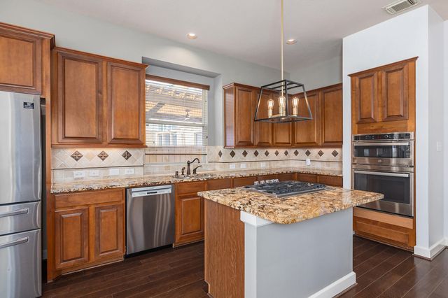 27 N Arrow Canyon Circle, The Woodlands, TX 77389