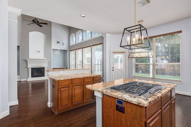 27 N Arrow Canyon Circle, The Woodlands, TX 77389