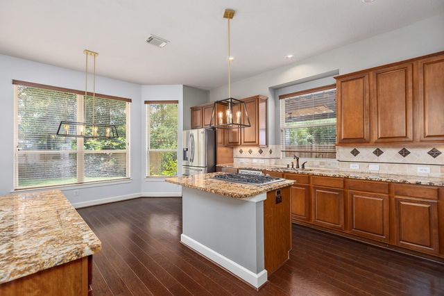 27 N Arrow Canyon Circle, The Woodlands, TX 77389