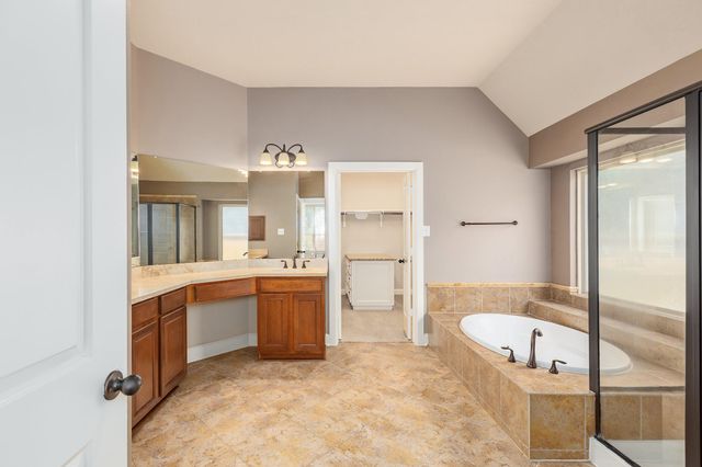 27 N Arrow Canyon Circle, The Woodlands, TX 77389