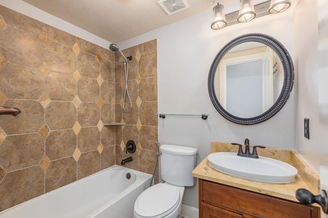 27 N Arrow Canyon Circle, The Woodlands, TX 77389
