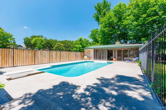 2045 Lindsay Lane S, Athens, AL 35613