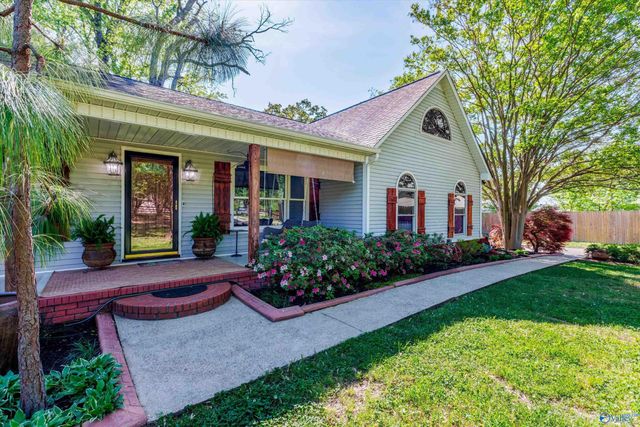 2045 Lindsay Lane S, Athens, AL 35613