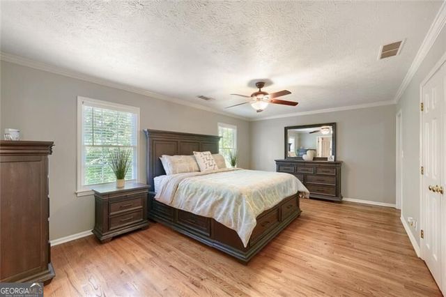 330 S Satinwood Place, Roswell, GA 30076