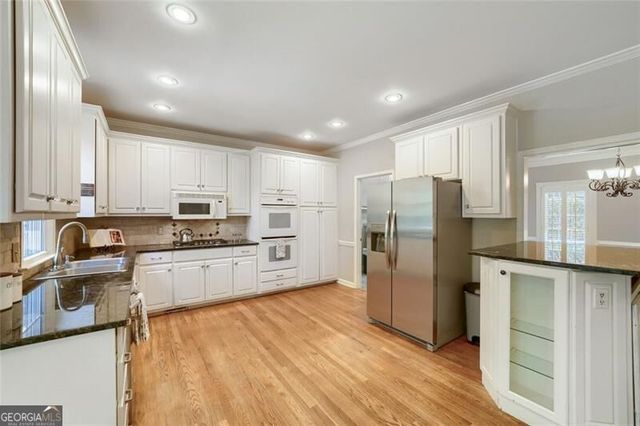 330 S Satinwood Place, Roswell, GA 30076