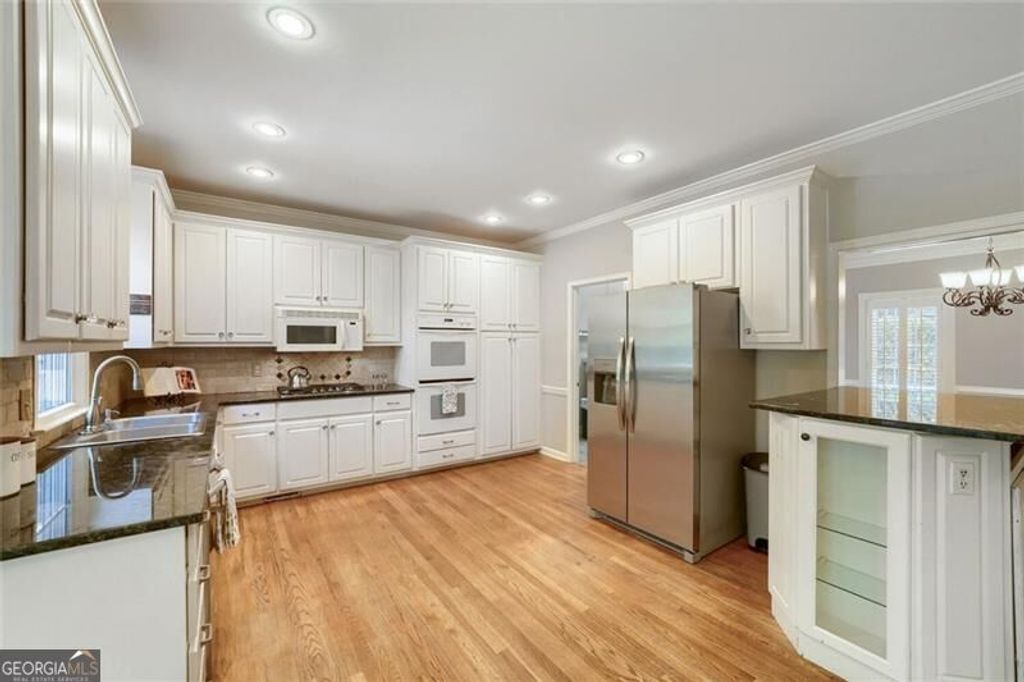 330 S Satinwood Place, Roswell, GA 30076 — photo 5