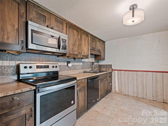 838 Hidden Valley Road, Clyde, NC 28721