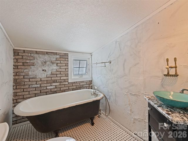 838 Hidden Valley Road, Clyde, NC 28721