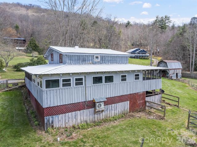 838 Hidden Valley Road, Clyde, NC 28721