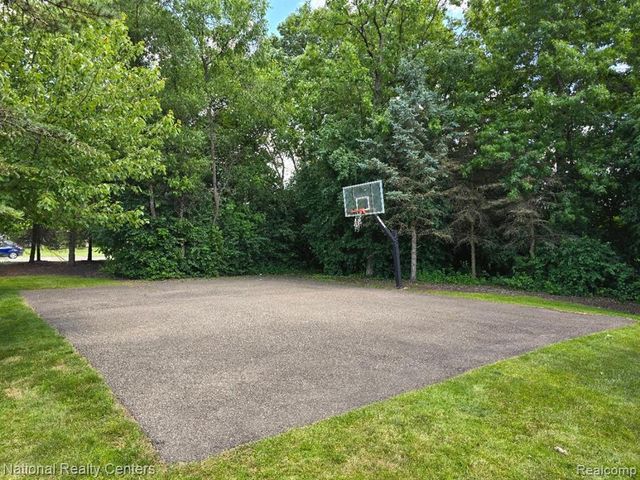 4058 Radcliff Drive, Canton, MI 48188