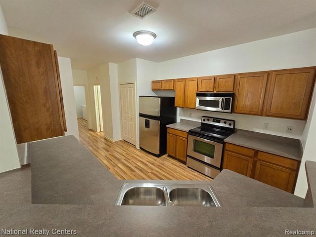 4058 Radcliff Drive, Canton, MI 48188