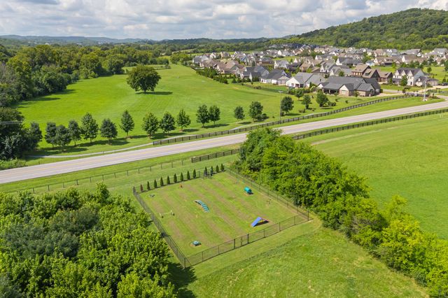7569 Delancey Dr, College Grove, TN 37046