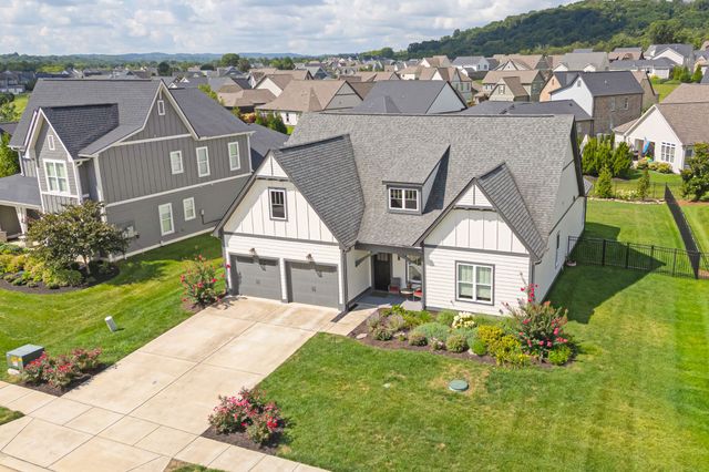 7569 Delancey Dr, College Grove, TN 37046