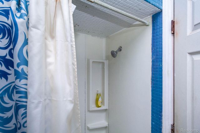 1060 Capitol Avenue, Lincoln Park, MI 48146