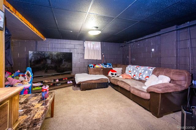 1060 Capitol Avenue, Lincoln Park, MI 48146