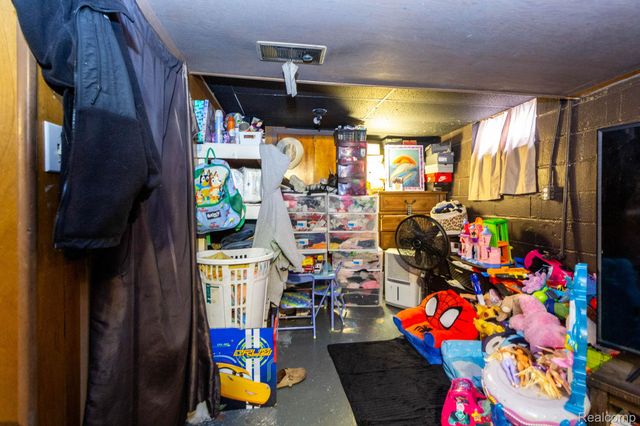 1060 Capitol Avenue, Lincoln Park, MI 48146