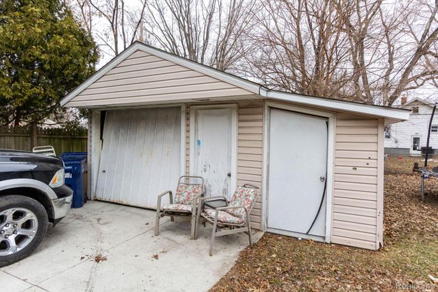 1060 Capitol Avenue, Lincoln Park, MI 48146