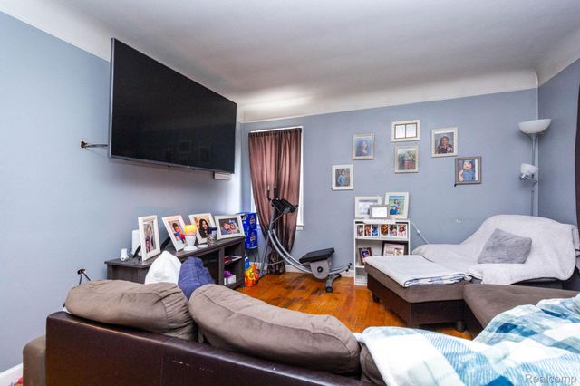 1060 Capitol Avenue, Lincoln Park, MI 48146