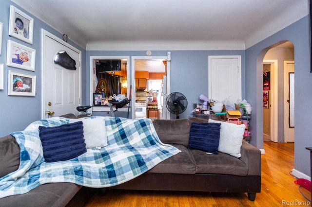 1060 Capitol Avenue, Lincoln Park, MI 48146