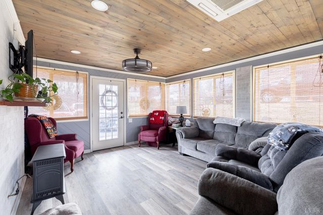 106 Watkins Pl, Lynchburg, VA 24502