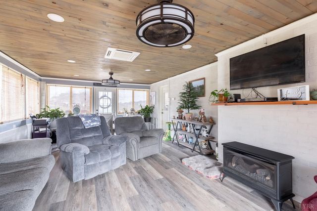 106 Watkins Pl, Lynchburg, VA 24502