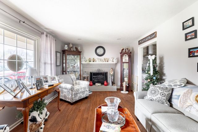 106 Watkins Pl, Lynchburg, VA 24502