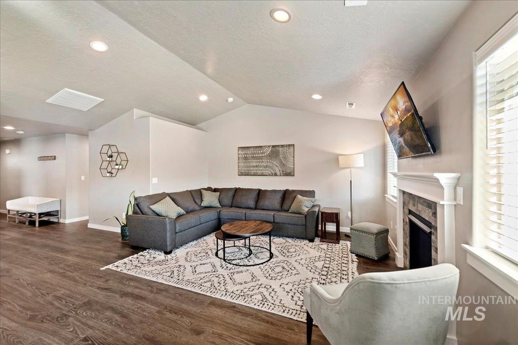 4526 N Glenrock Way, Meridian, ID 83646 photo 5