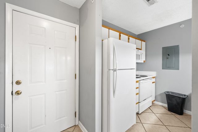 1431 Collegiate Circle 303, Raleigh, NC 27606