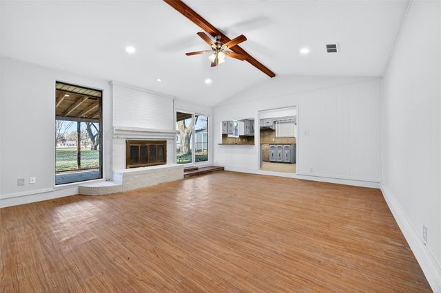 234 Navajo Trail W, Lake Kiowa, TX 76240