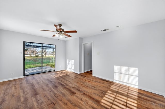 234 Navajo Trail W, Lake Kiowa, TX 76240