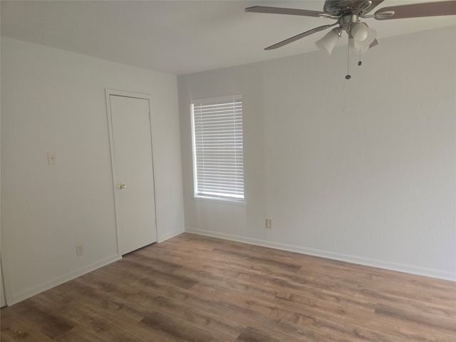 234 Navajo Trail W, Lake Kiowa, TX 76240