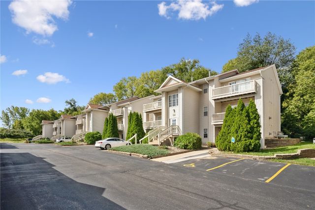 3509 E Avenue NW D, Cedar Rapids, IA 52405