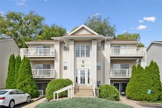 3509 E Avenue NW D, Cedar Rapids, IA 52405