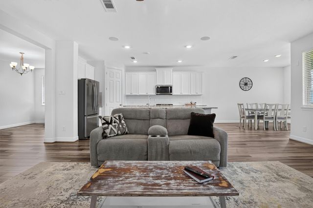 2740 Hidden Hollow Lane, Conroe, TX 77385