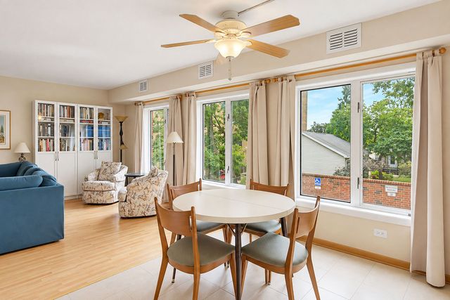 355 W Miner Street 1A, Arlington Heights, IL 60005