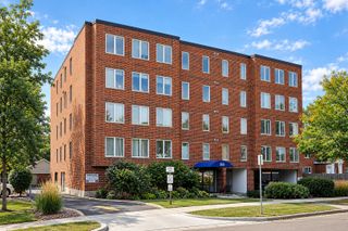 355 W Miner Street 1A, Arlington Heights, IL 60005