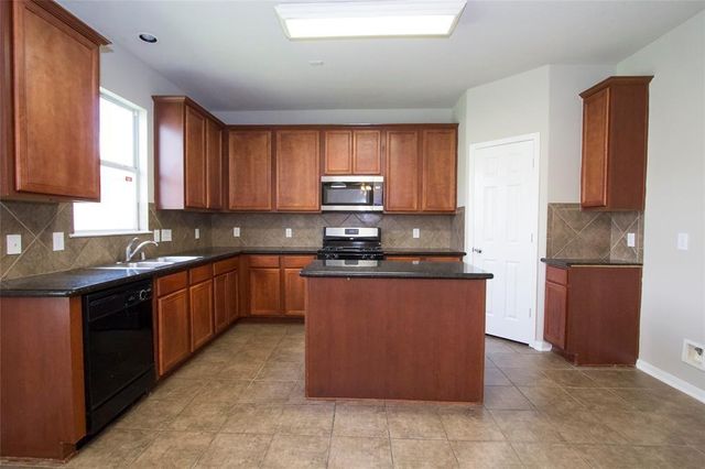 2815 Lakecrest Forest Drive, Katy, TX 77493