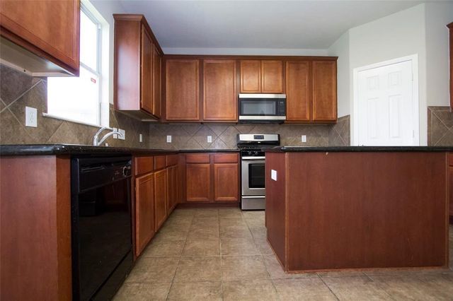 2815 Lakecrest Forest Drive, Katy, TX 77493