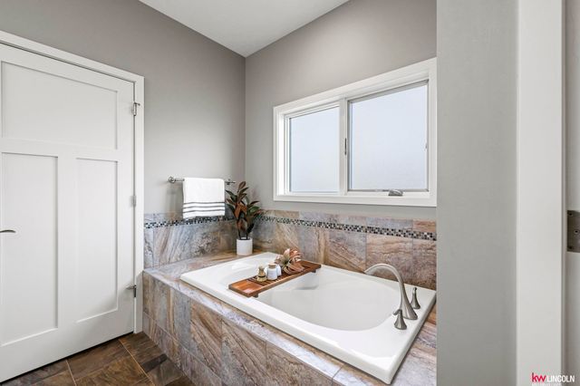 3120 W Covered Bridge Drive, Lincoln, NE 68523