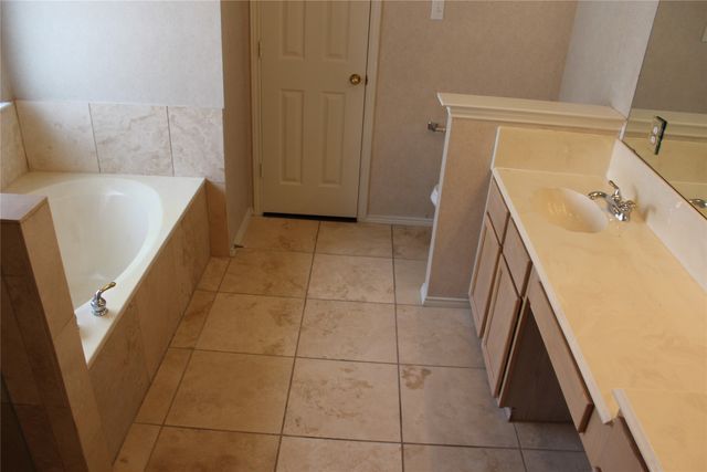 1813 Arbor Creek Drive, Garland, TX 75040