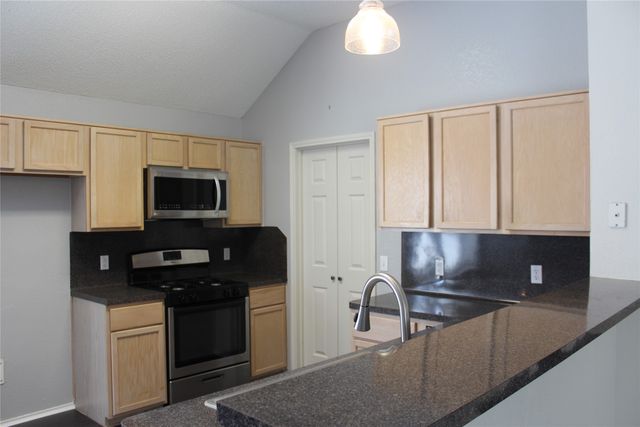1813 Arbor Creek Drive, Garland, TX 75040