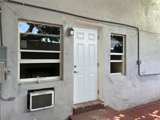 820 SW 31st Ave S, Miami, FL 33135